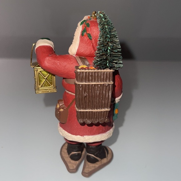 Hallmark Merry Olde Santa Ornament 1994 - Picture 4 of 7